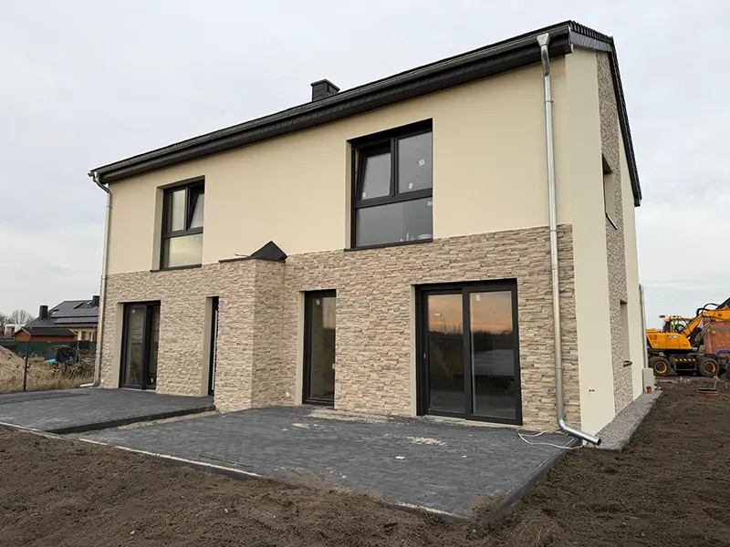 dom w zabudowie bliźniaczej zbudowany przez DM lokum